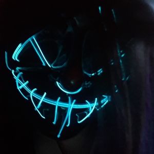 Meet your Posher, Dahlia